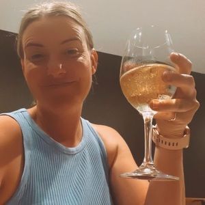 Meet your Posher, Claire